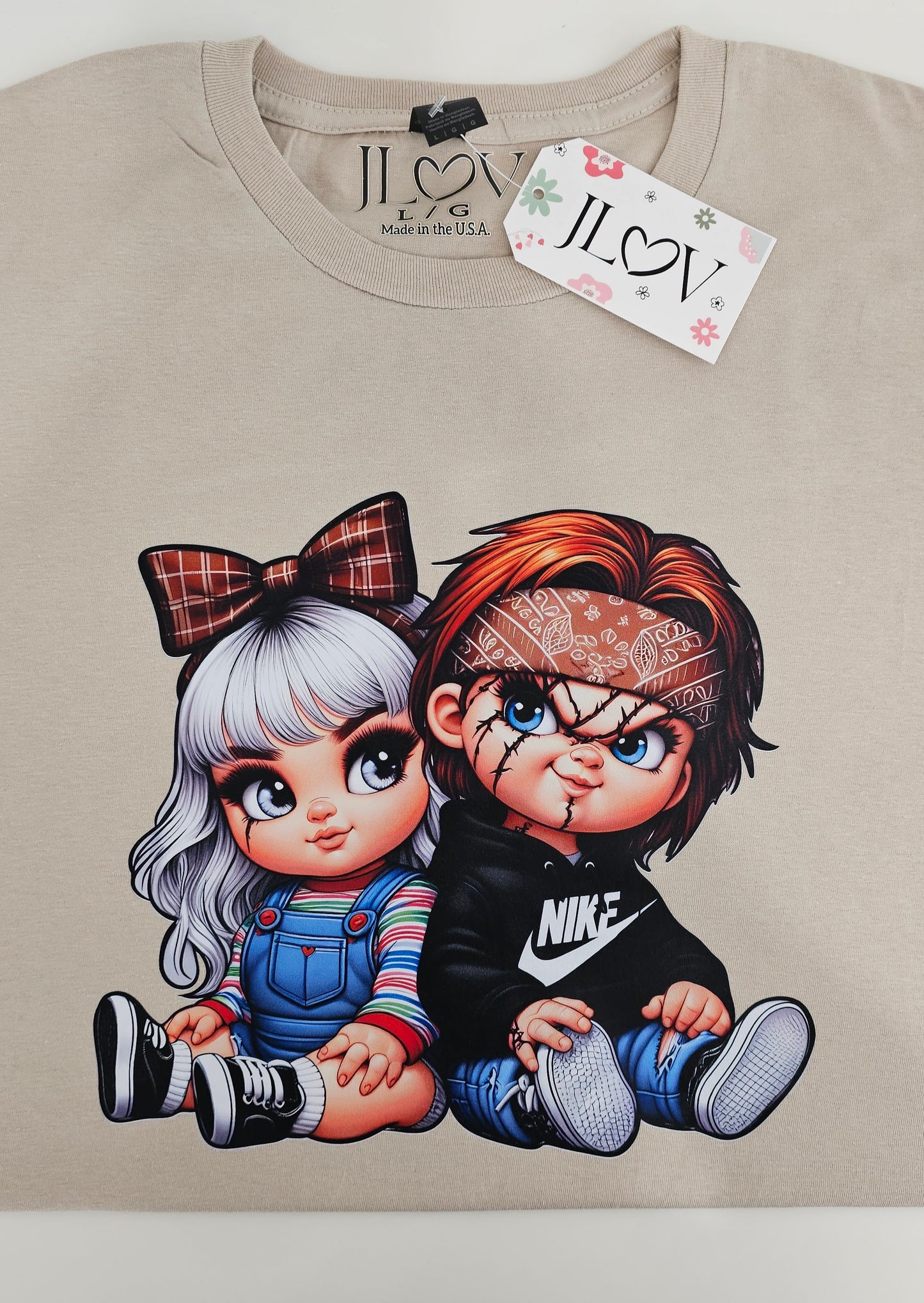 C&T / Chuck Y La Novia T-Shirt